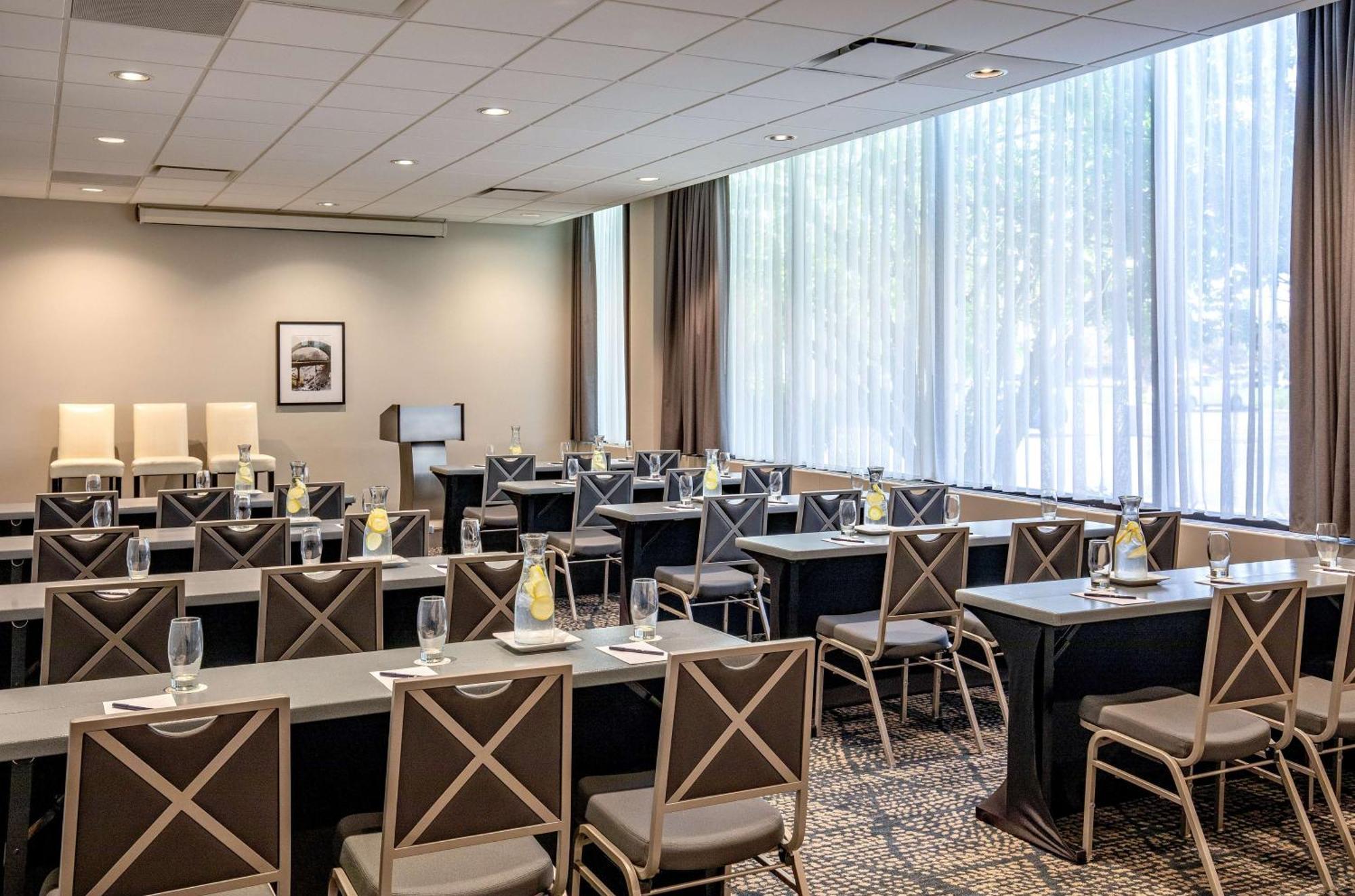 Doubletree By Hilton Chicago - North Shore Centro De Conferencias Hotel Skokie